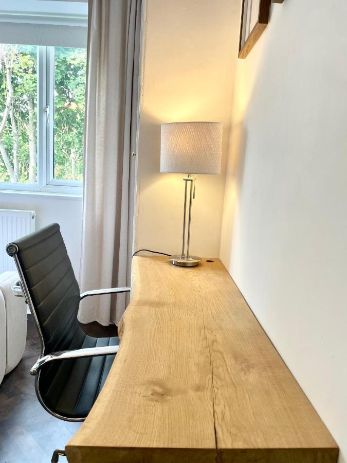 Newly Refurbished 2 Bedroom Apartment In South London Exteriör bild