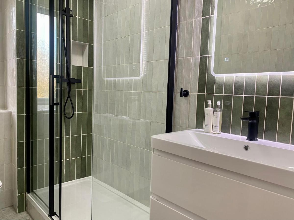 Newly Refurbished 2 Bedroom Apartment In South London Exteriör bild